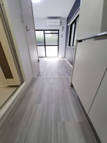 ジョイフル武庫川の内装|廊下