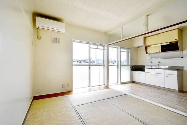 ビレッジハウス宮成1号棟の居間・リビング|ビレッジハウスの同一物件・同一タイプの間取りの写真です