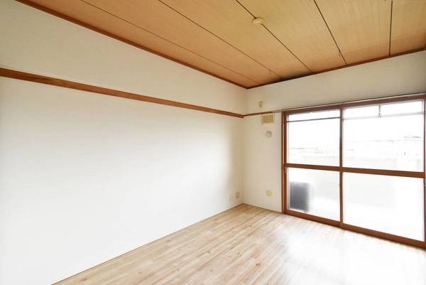 ビレッジハウス西本郷2号棟の居間・リビング|ビレッジハウスの同一物件・同一タイプの間取りの写真です