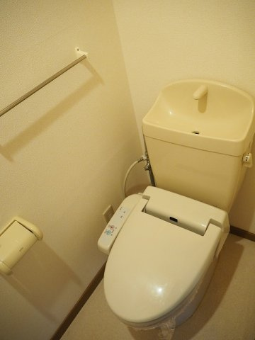 プルミエールのトイレ|落ち着いたトイレです