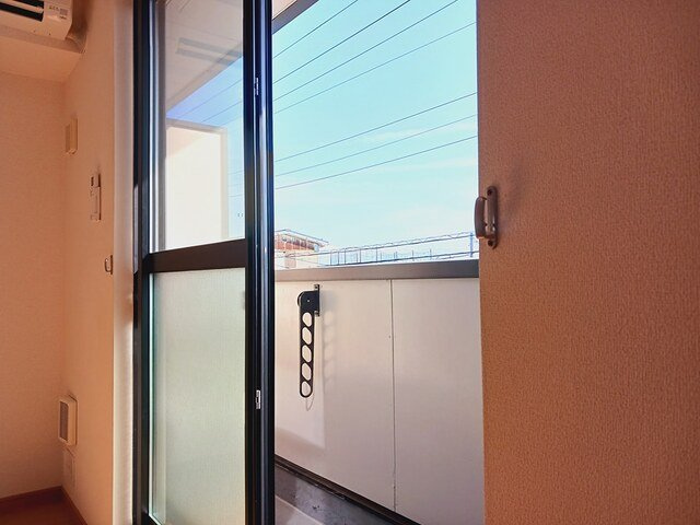 アロマ・フォーレⅢのバルコニー|暖かな日差しのふりそそぐバルコニー