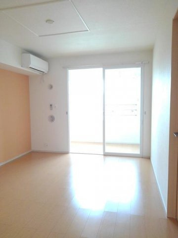 ドムス・ウィスタリアⅠの居間・リビング|居間です