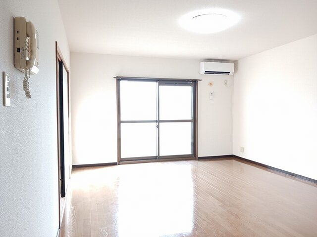 ユーミー堀川の居間・リビング|ゆったりとしたリビングです