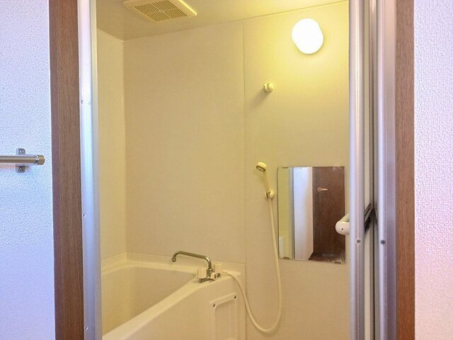 ユーミー堀川の浴室|きれいなお風呂です