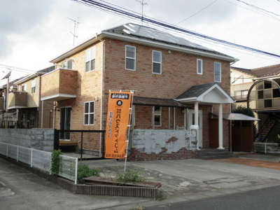 【外観】 | さいたま市岩槻区岩槻・定期借地権付中古・外壁総レンガ張り・南道路・土地広々約６０坪・駐車並列４台