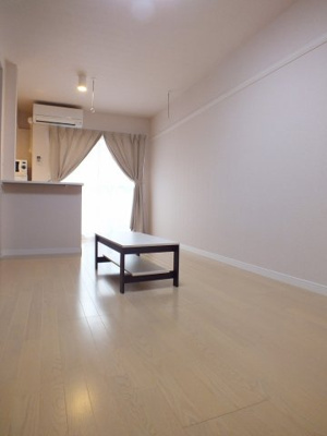 【居間・リビング】 | レオネクストメイトユウコウ