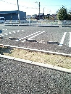 アヴニールⅠの駐車場