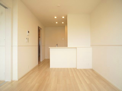 【居間・リビング】 | プリムヴェール | 快適に過ごせるエアコンが付いています♪