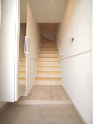 【玄関】 | プリムヴェール | 1階玄関！たくさん収納できるシューズボックスが付いています♪