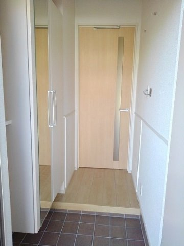 グランシャリオ　Ⅴの玄関