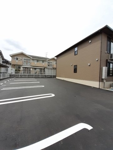 アネックスの駐車場