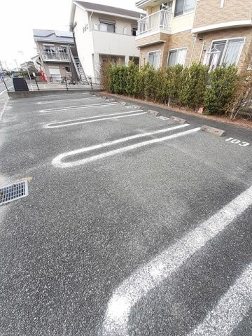 サン・カンナＡの駐車場