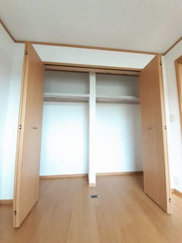 サン・カンナＢの収納