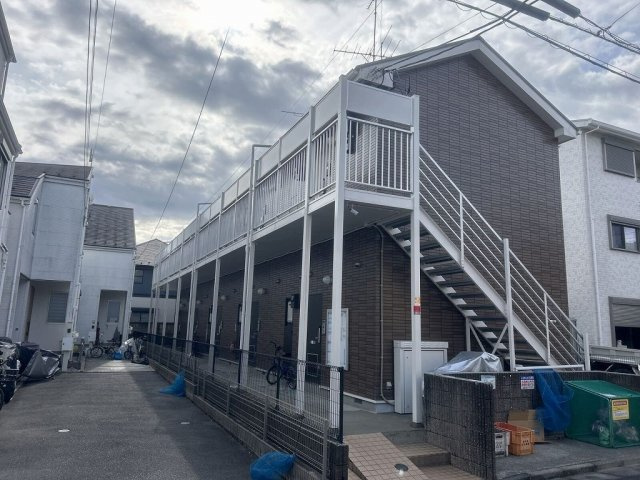 レオパレス美好町ＴＲＨの外観