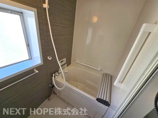 【浴室】 | ドエル南塚口B棟 | 新品の浴室ユニットバスです♪一日の疲れを癒してくれます！浴室には窓もございます！！