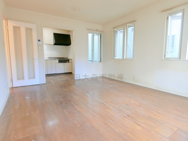 小澤メゾネットの居間・リビング|LD