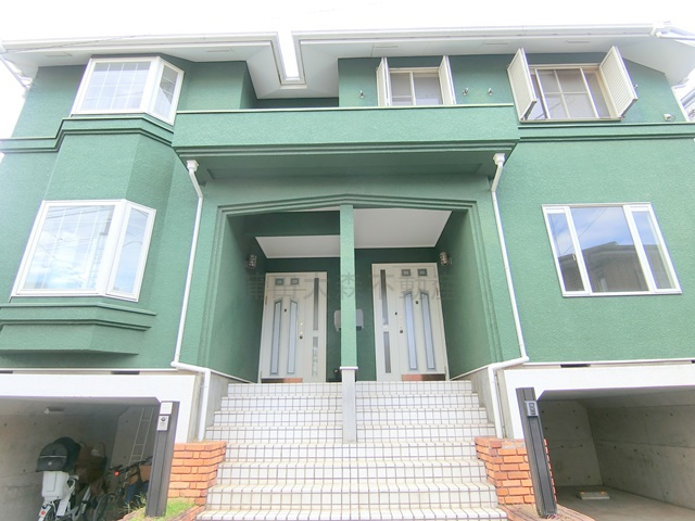 小澤メゾネットの外観|1988年10月築　木造地上2階建て総戸数2戸駐車場付きのテラスハウス
東京都大田区仲池上1丁目　都営浅草線西馬込駅徒歩9分