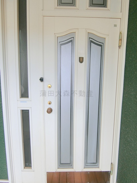 小澤メゾネットの玄関