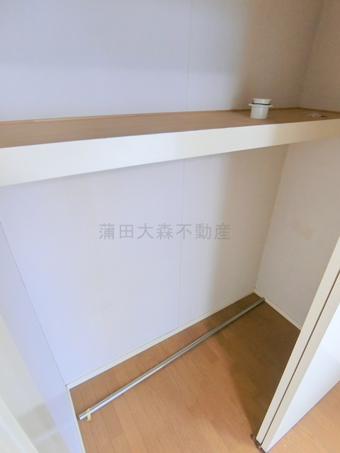 小澤メゾネットの設備|洋室6.5帖の収納