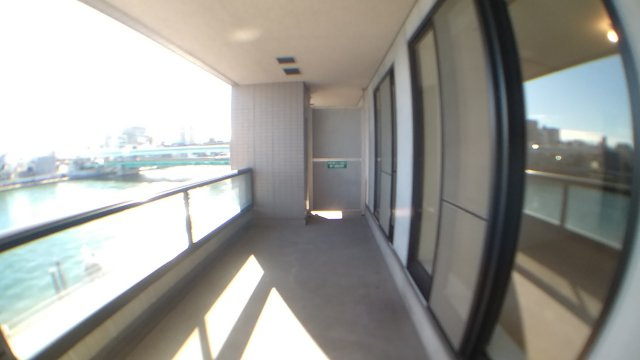 中央区日本橋箱崎町の賃貸マンションのバルコニー