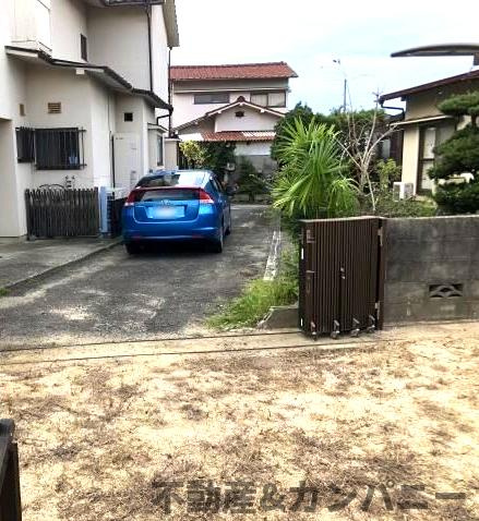 松山市越智３丁目の売地の前面道路含む現地写真|前面道路含む現地写真です