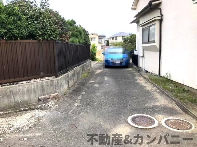 松山市越智３丁目の売地の前面道路含む現地写真|前面道路含む現地写真です
