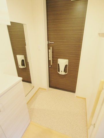 スプレモ エルフォの玄関