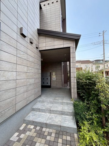 Ｈａｎｎａ　Ｇｒｅｅｎ　ＥＡＳＴのエントランス