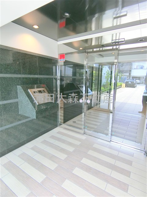 AZESTアゼスト千鳥町のエントランス