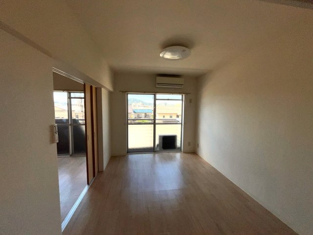 仁科レジデンスの洋室|6畳