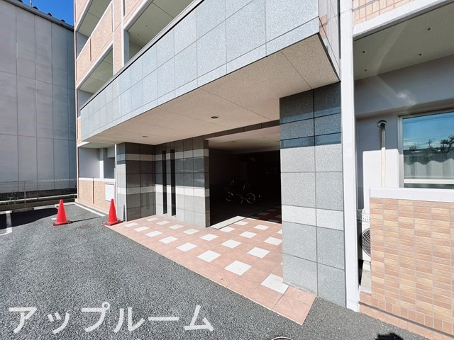 グランコート小木のエントランス