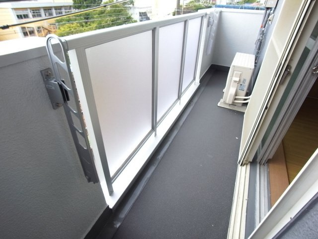 ユーコート岡本のバルコニー