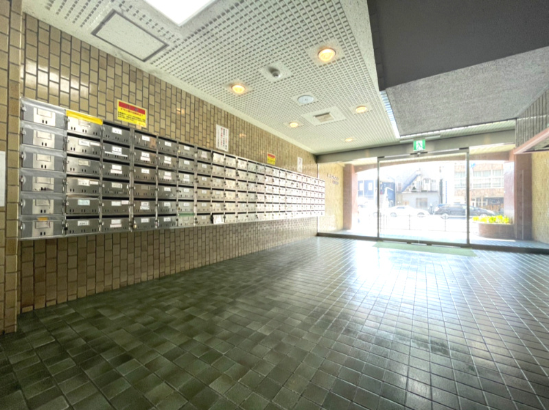 トーカンマンション新上橋第10のその他共用部分|エントランスホールの様子です。