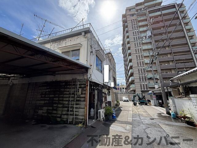 松山市千舟町２丁目の売地の前面道路含む現地写真|前面道路含む現地写真です