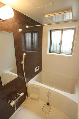 グランメール旭が丘の浴室