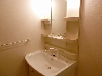 【洗面所】 | ラハイナ | 使いやすい洗面所です