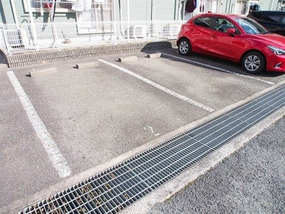 【駐車場】 | パレスイナバ | 車をお持ちの方に嬉しい駐車場付きの物件です