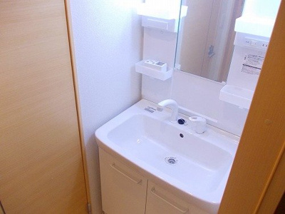 【洗面所】 | フィオレンティーナⅡ | 脱衣スペースもあります