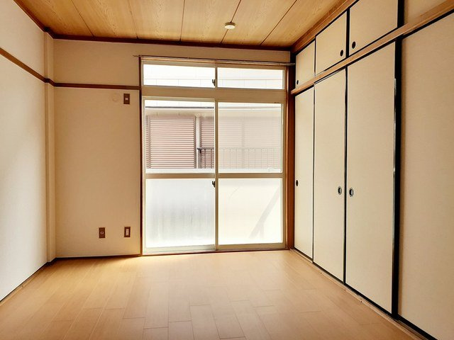 ハイツ東山の居間・リビング|内装も気になるポイント