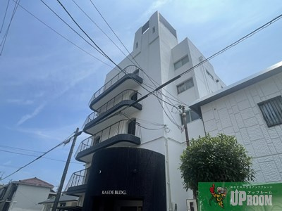 高見かえでビルの外観