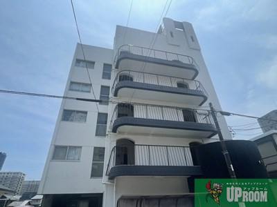 高見かえでビルの外観