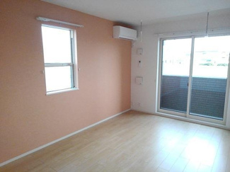 【居間・リビング】 | プレステージ | こちらのリビングで趣味の時間をお楽しみください