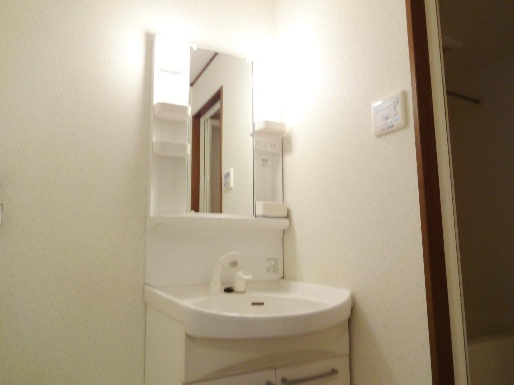 アムール四谷の独立洗面台