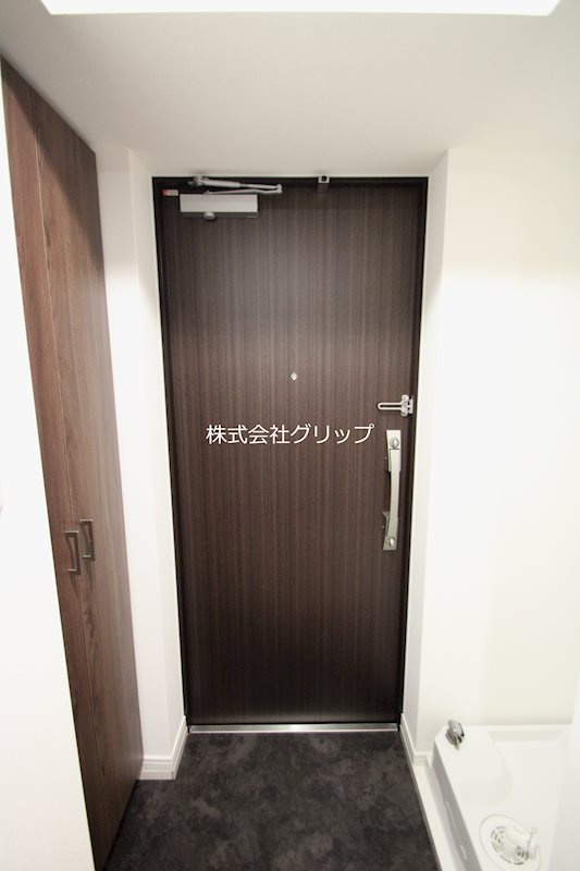 S-RESIDENCE横浜大通り公園の玄関