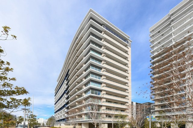 Sun Village A棟 5階の外観|建物外観写真です。