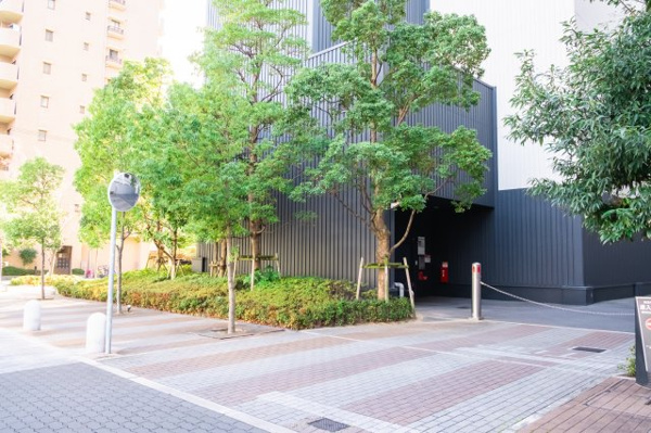 【駐車場】 | 【敷地内駐車場】タワーパーキングなので、愛車が風雨にさらされることもございません！