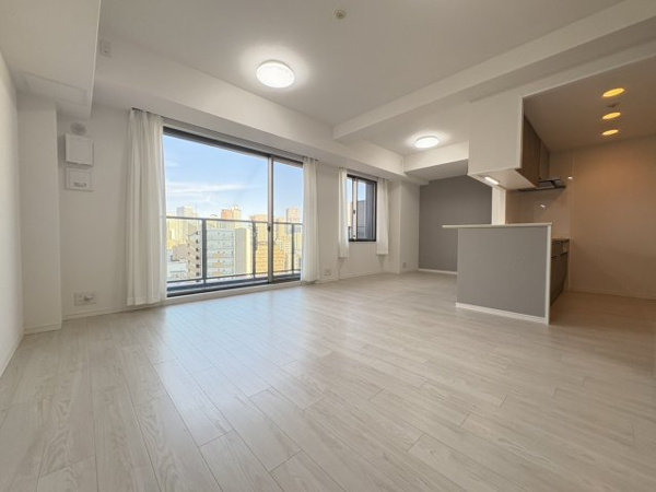 【居間・リビング】 | 【リビングダイニング】約18.3帖をの開放的なLDK！床暖房付で、寒い冬も快適☆