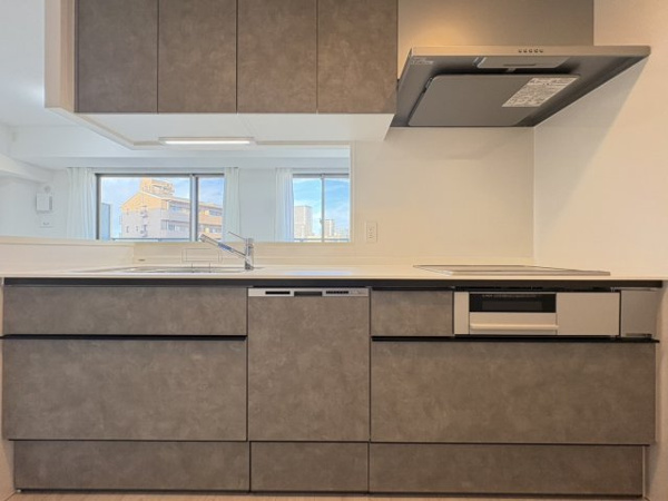 【キッチン】 | 【キッチン】スタイリッシュかつゆとりあるキッチンです！浄水器、ディスポーザー、食洗器など高い機能性！