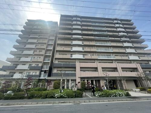 パークオアシスの外観|新しい生活にいかがでしょうか？外観はお住まいの顔になります。こだわりたいポイントですね。水回りリフォームやリノベーションも承ってます。
■現地見学・資金計画相談・住宅ローン相談もお問合せ受付中■