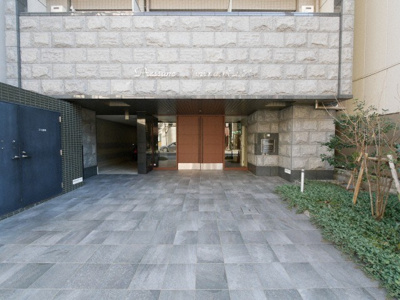 【エントランス】 | プレサンス谷町リーベ | 清潔なエントランスです